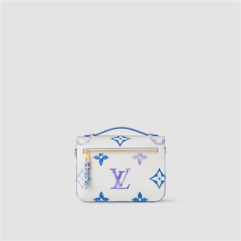 louis vuitton by the pool pochette
